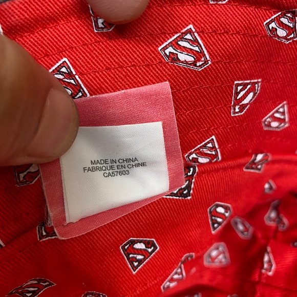 Superman Bucket Hat Cap Distressed Size Small Navy Blue Red Print Logo DC Comics - Picture 11 of 11